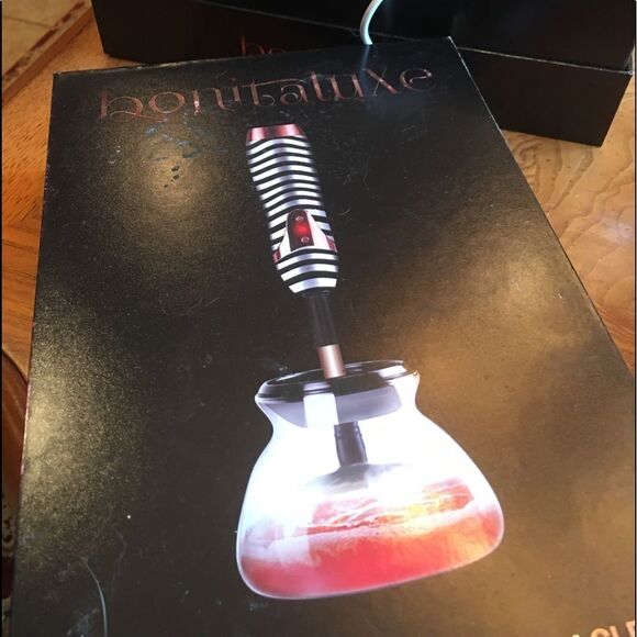 BONALUXE BRUSH Cleaning Kit! - Picture 1 of 14